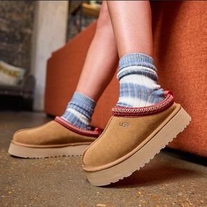 Uggs Tazz Chestnut Size 7